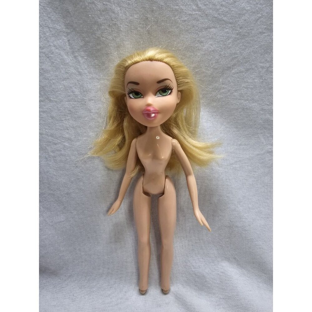 Bratz Doll CLOE Strut it MGA- Nude